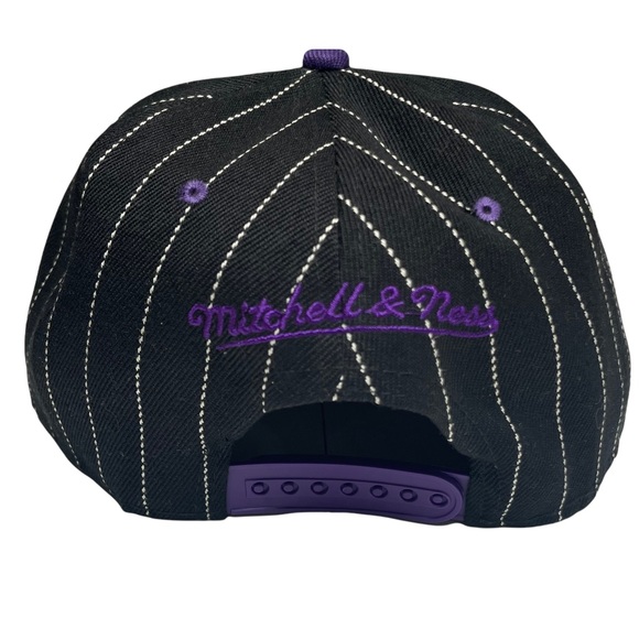 Mitchell & Ness LA Lakers Patches Hardwood Classics Pinstripe Snapback Hat - Picture 2 of 10